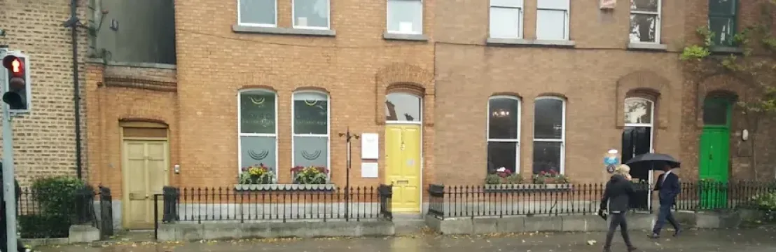 Dr Elizabeth  Johnston